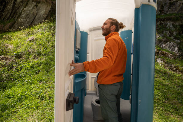 Best Portable bathroom rental  in Clifton, TN